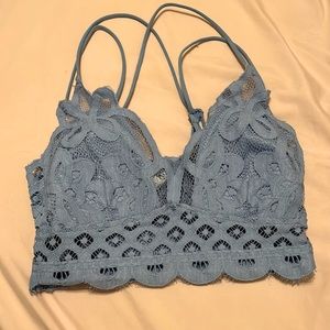 brand new without tag lace bra. blue color size medium